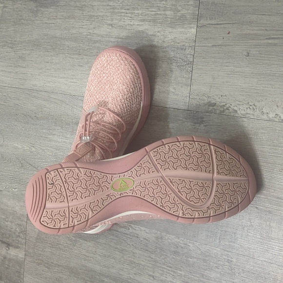 Align Knit Bungee Slip On Torri Sneakers - Picture 7 of 9